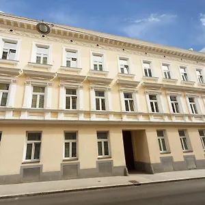 https://apartment-arnsteingasse-8.vienna-besthotels.com